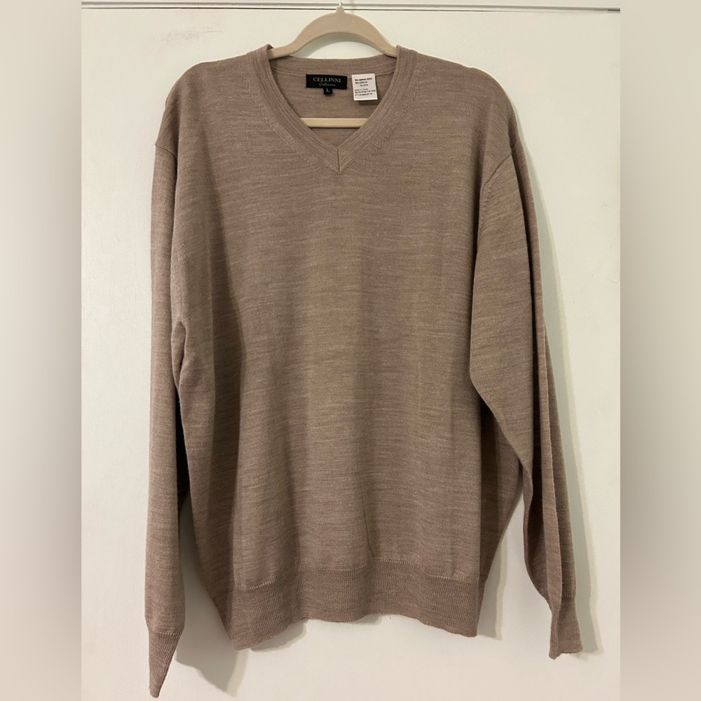 Classic V-Neck Sweater in Taupe